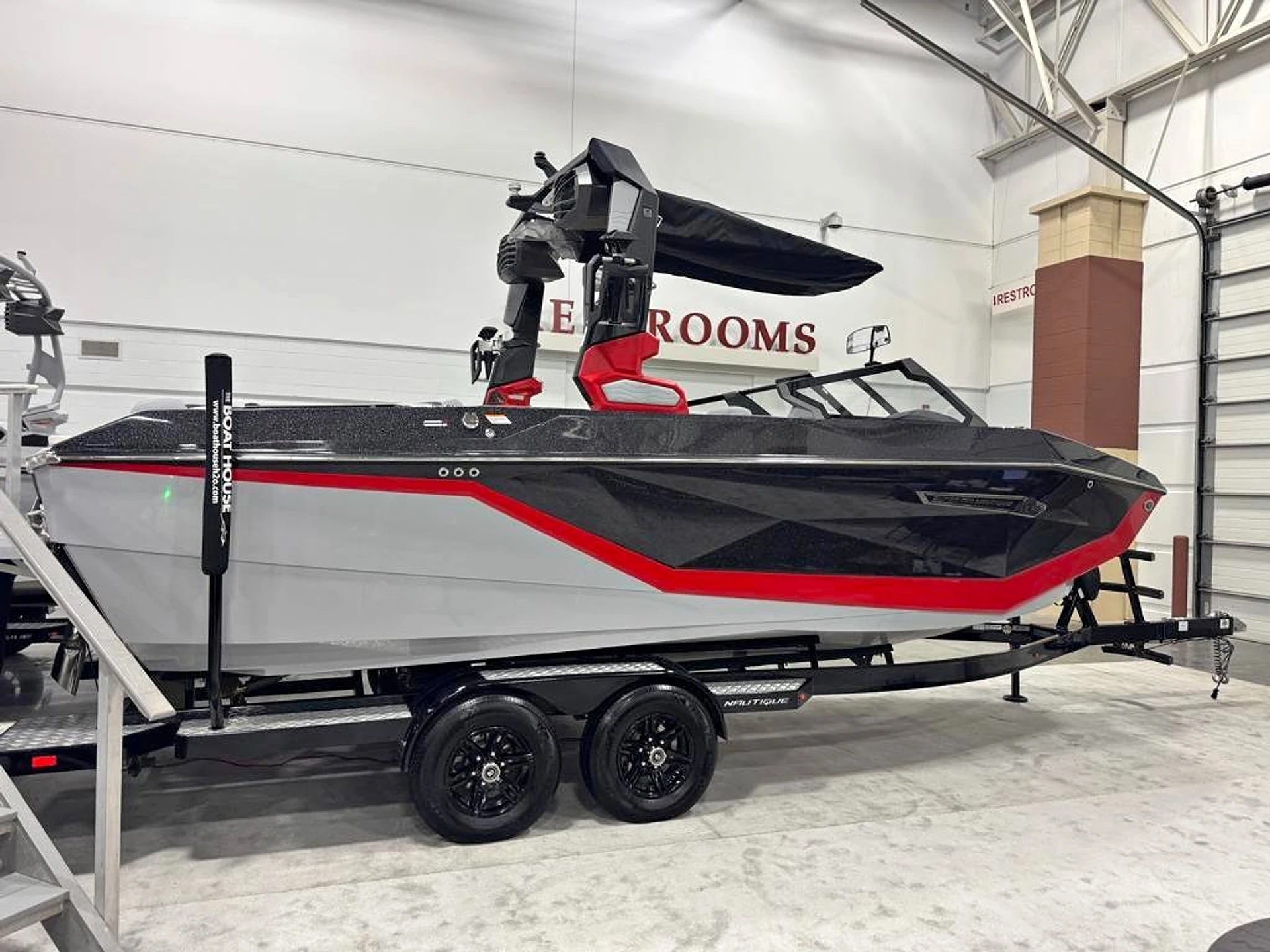 2025 Nautique G23